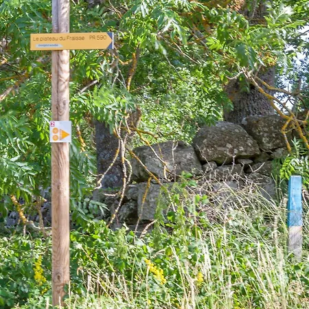 Chaleureux Avec Cheminée Près Du Puy-en-velay, Idéal Pour Familles Et Séjours Professionnels - Fr-1-582-349