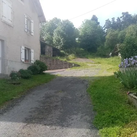Chaleureux Avec Cheminée Près Du Puy-en-velay, Idéal Pour Familles Et Séjours Professionnels - Fr-1-582-349